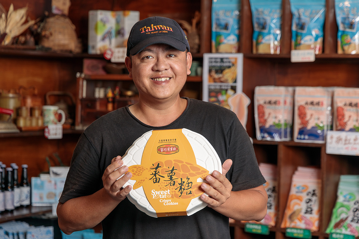 Mr. Li Chia-chi, the owner of Mizi Sweet Potato Candy.